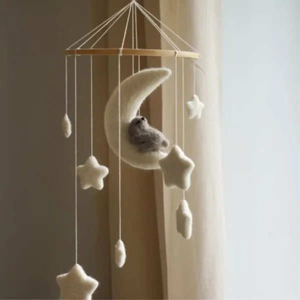 Wiegmobiel koala op de maan