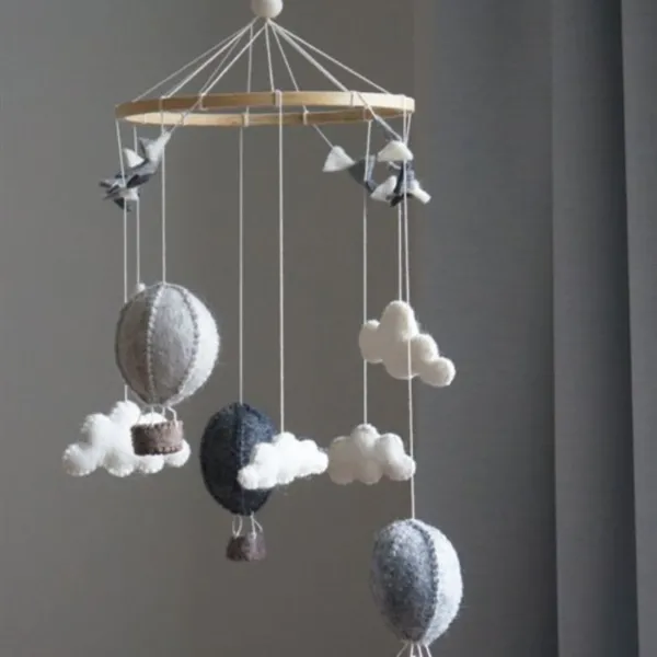 Wiegmobiel luchtballonnen grijs