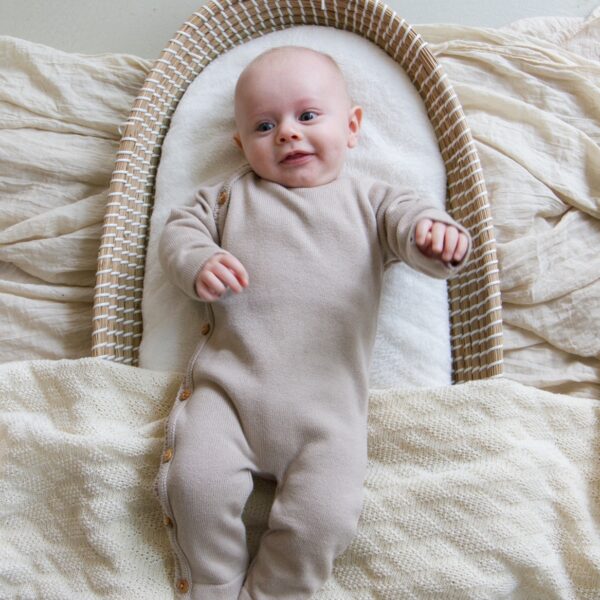 Klein Baby | Knitted boxpakje licht beige