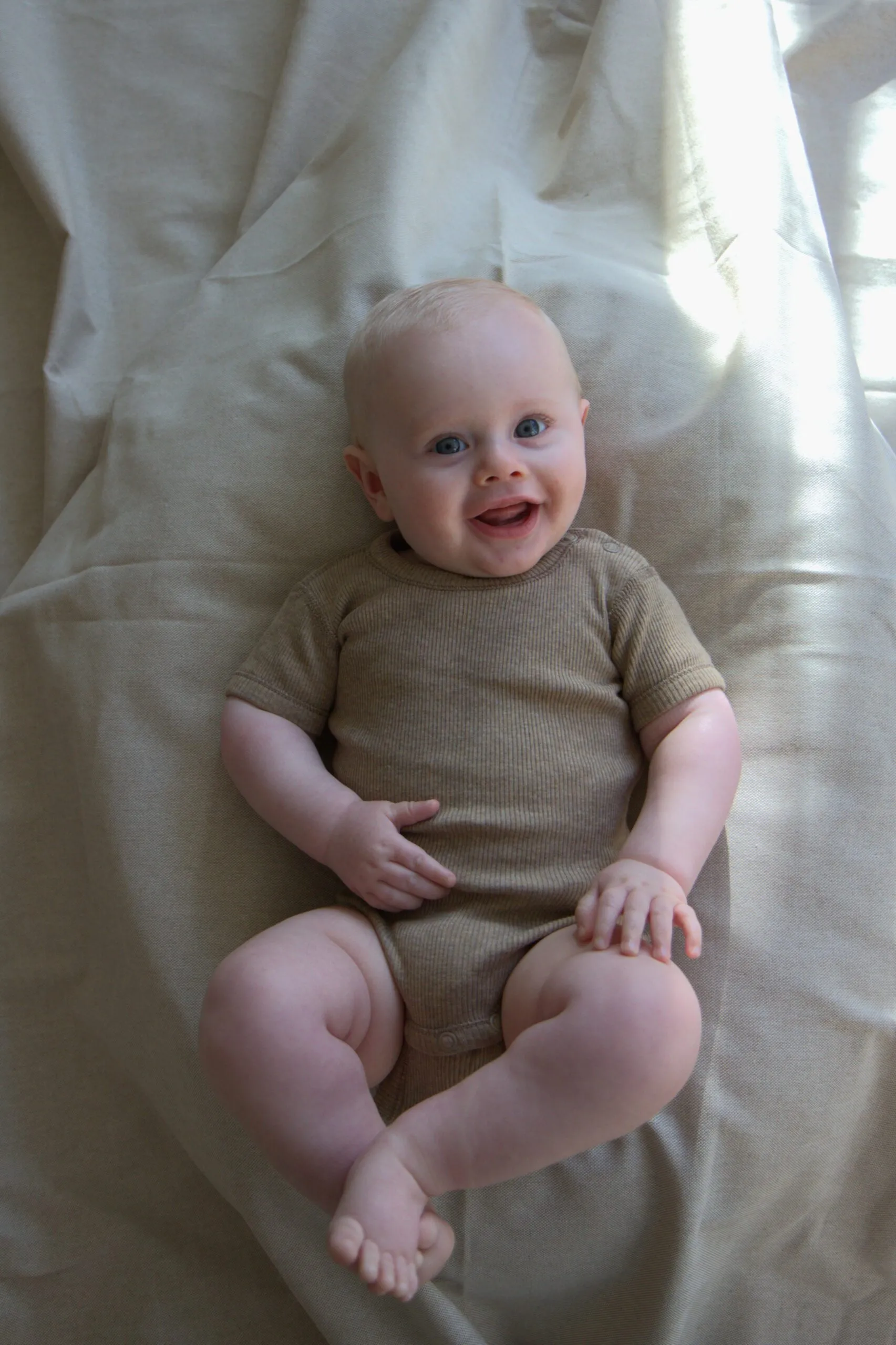 Joha | Romper korte mouw donker beige rib